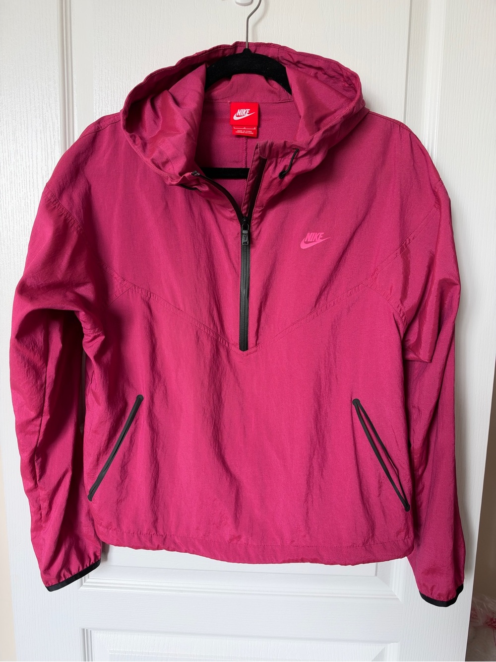 Nike Women's Magenta Hooded Windbreaker Jacket